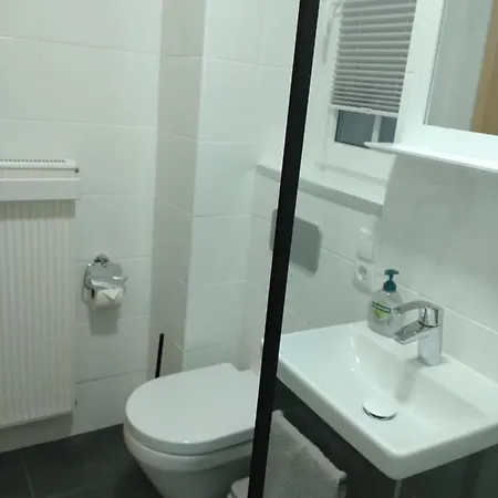 Privathaus - Zimmer & Bad - Naehe Montabaur Privat bolig