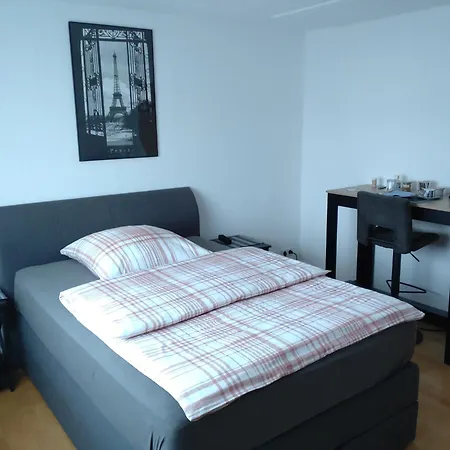 In Jochen's Haus - Naehe Montabaur Δωμάτια σε οικογενειακή κατοικία Siershahn