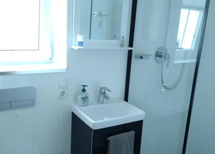 Privatunterkunft Jochen's Haus - Rooms, Wifi, Tv Siershahn